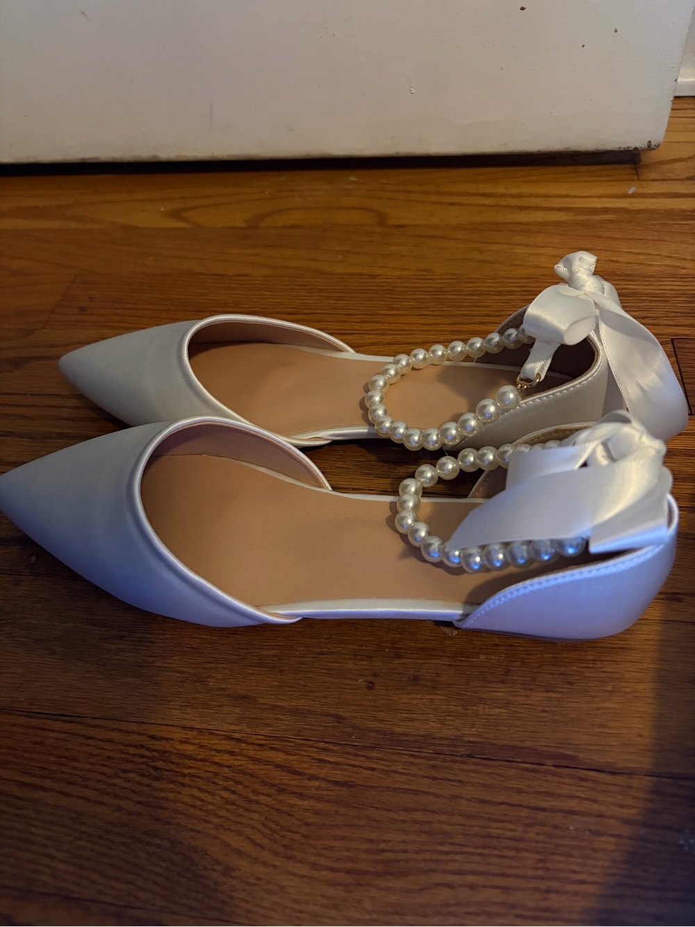 Elegant White Pearl-Ankle Satin Flats with Ribbon Tie - Picture 2 of 4
